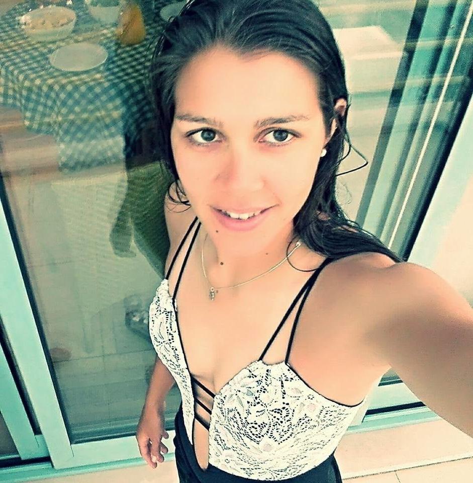 14P Tuga Young non nude