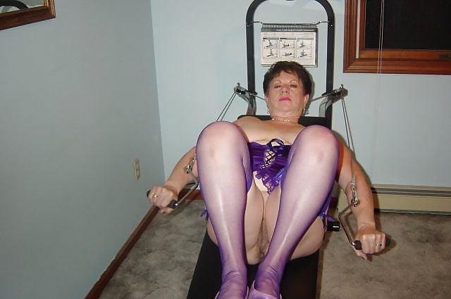 9P Sexy short haired granny built for fucking