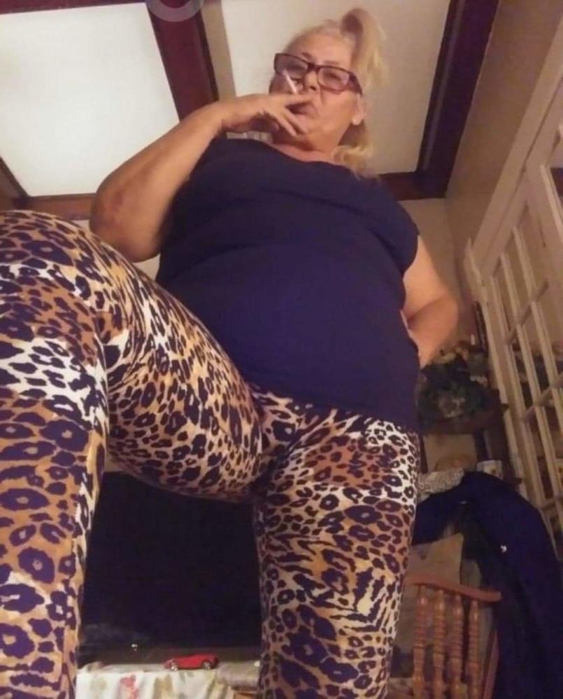 25P Beautiful sexy Granny