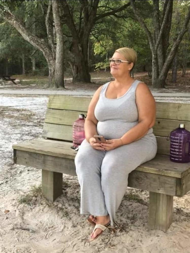 25P Beautiful sexy Granny