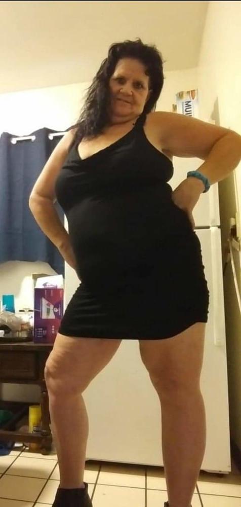 25P Beautiful sexy Granny