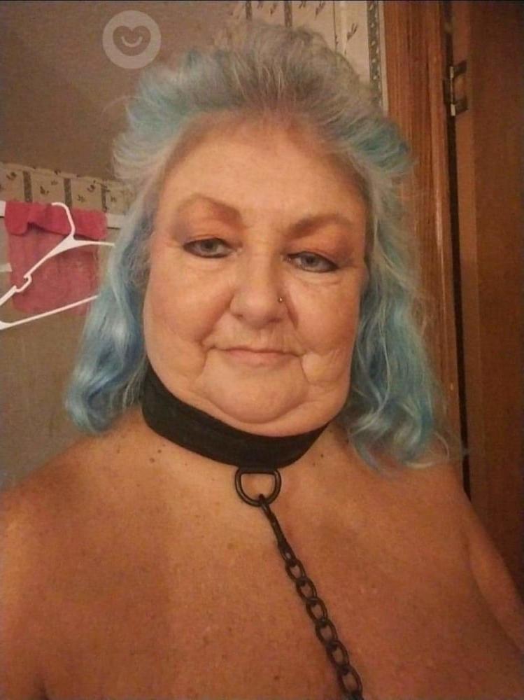 25P Beautiful sexy Granny