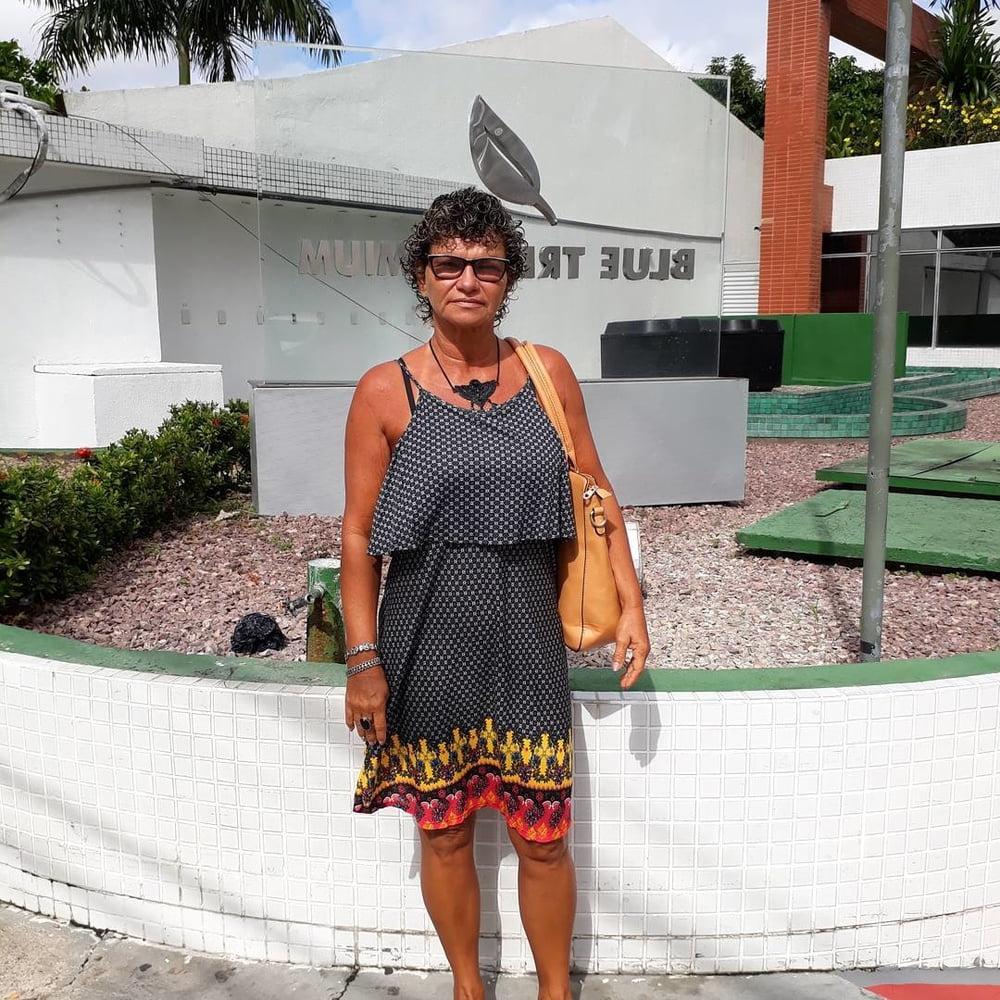 25P Amateur granny