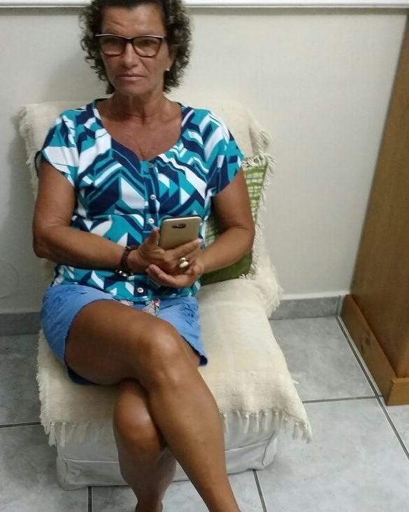 25P Amateur granny
