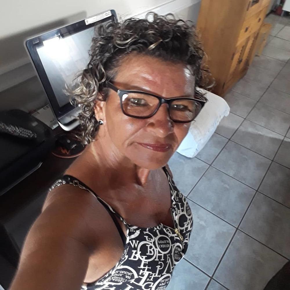 25P Amateur granny