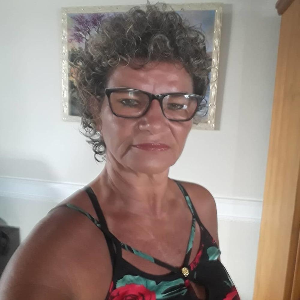 25P Amateur granny