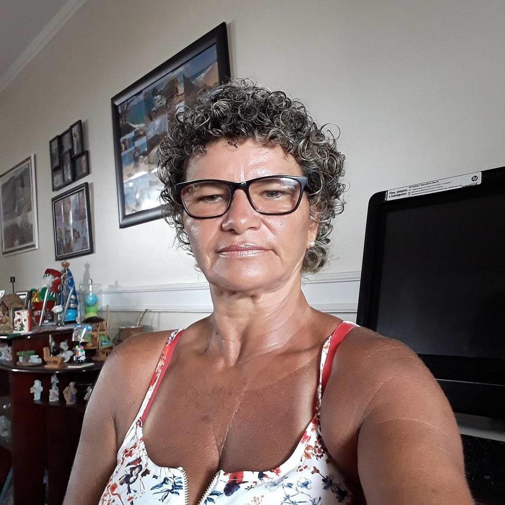 25P Amateur granny