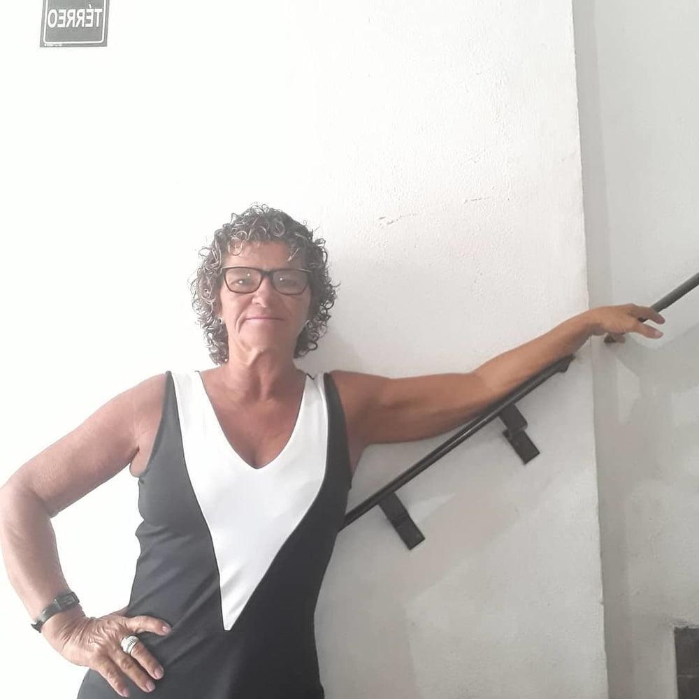 25P Amateur granny