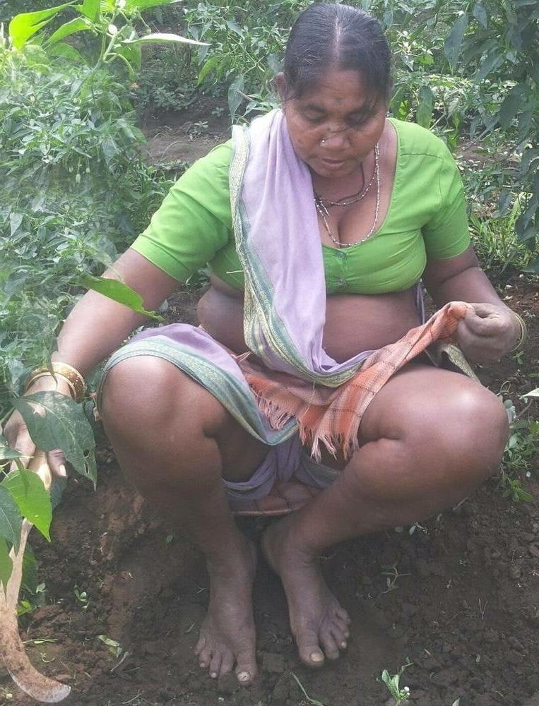 25P Indian Granny