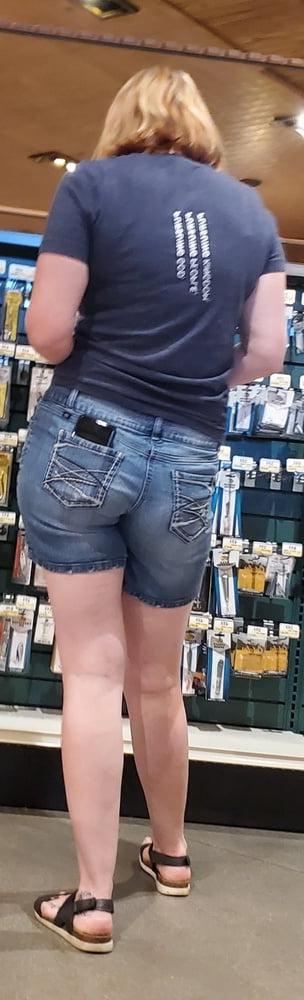 16P Voyeur Butts 3