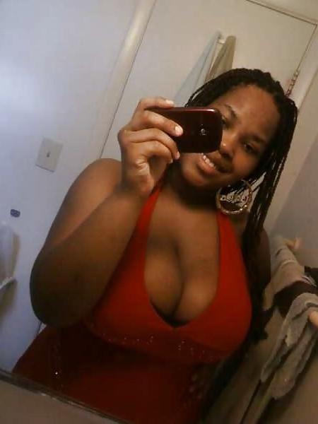 25P Ebony Busty Internet Amateur Young Set 9