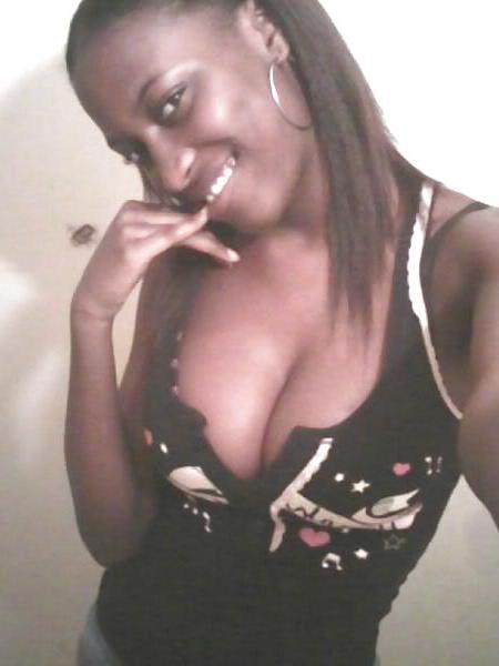 25P Ebony Busty Internet Amateur Young Set 9
