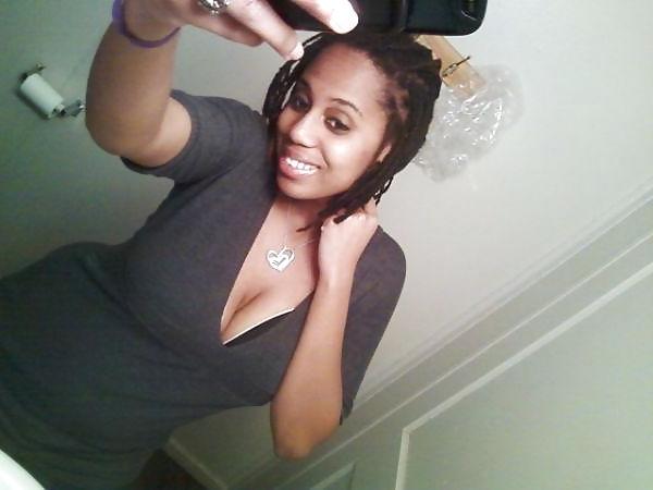 25P Ebony Busty Internet Amateur Young Set 9
