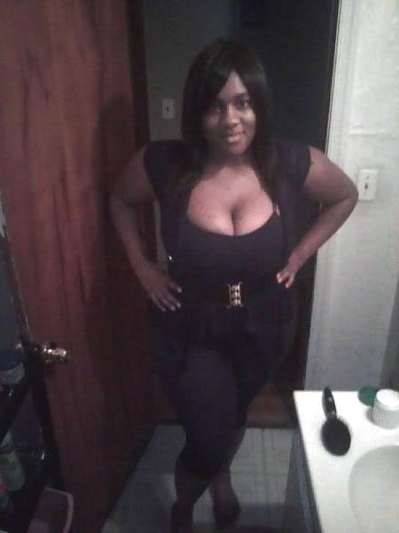 25P Ebony Busty Internet Amateur Young Set 9