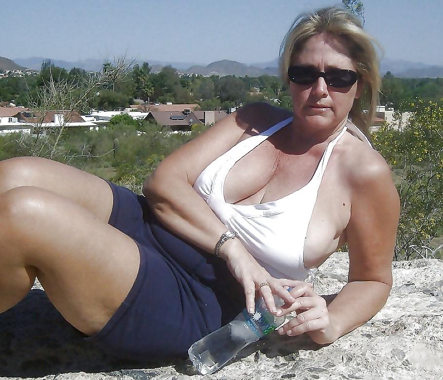 25P Matures in Swimsuits 