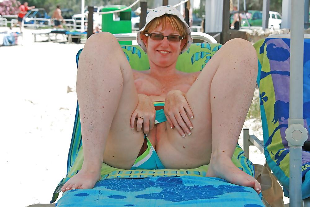 25P Matures in Swimsuits 