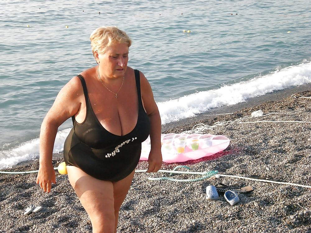 25P Matures in Swimsuits 