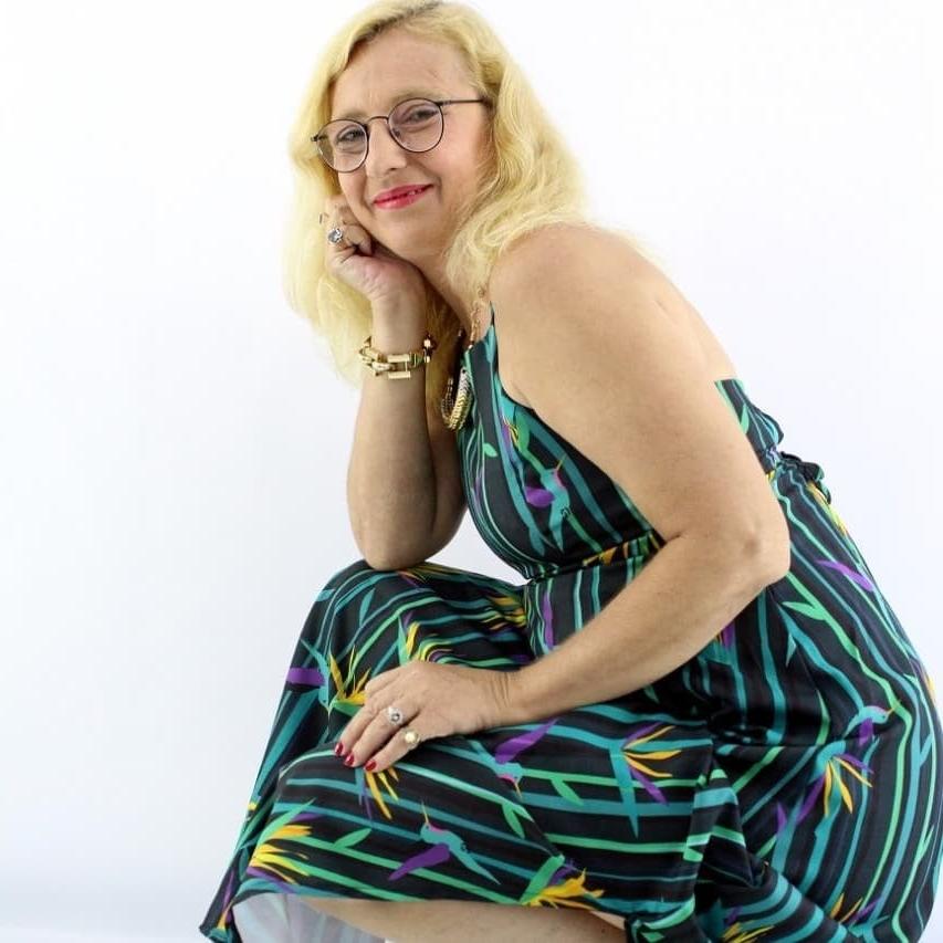 15P Amazing granny model