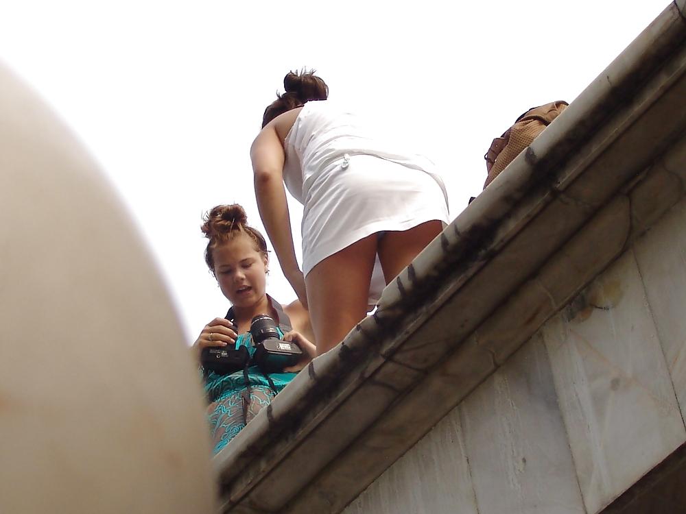 25P Voyeur (comment please)