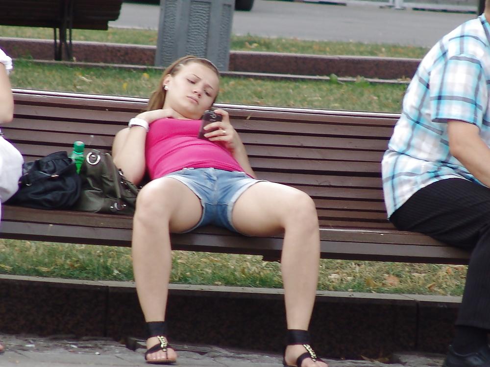 25P Voyeur (comment please)