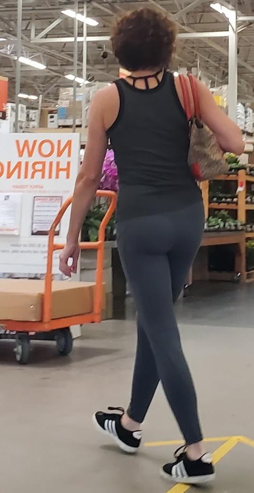 7P Voyeur Butts 2