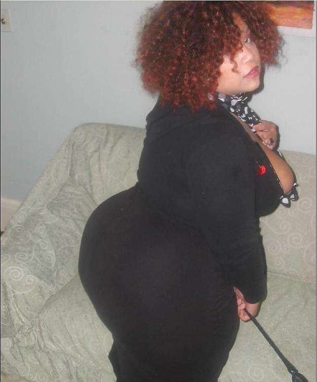16P Big Thick Lightskin Booty Girl
