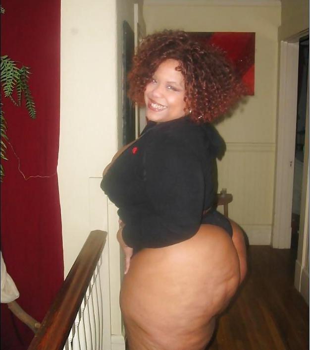16P Big Thick Lightskin Booty Girl