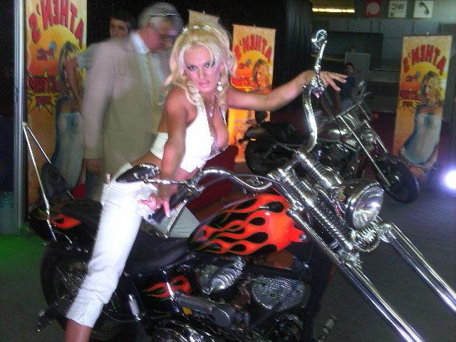 25P Greek milf stripper