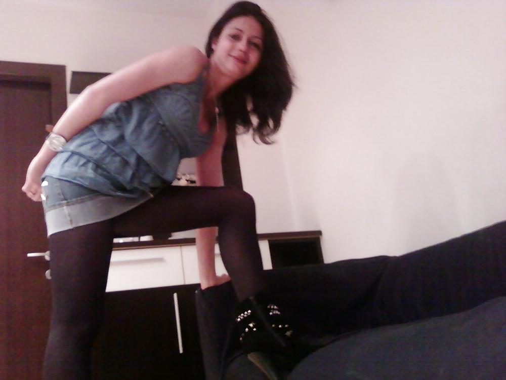 12P Mona - Romanian Webcam Performer