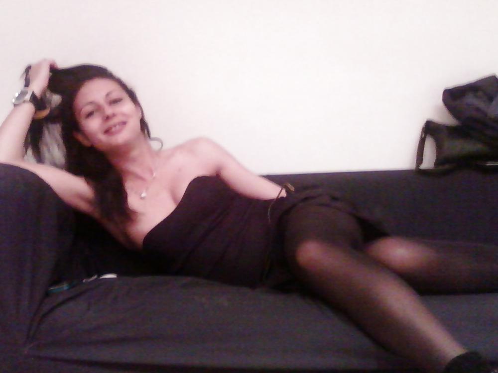12P Mona - Romanian Webcam Performer