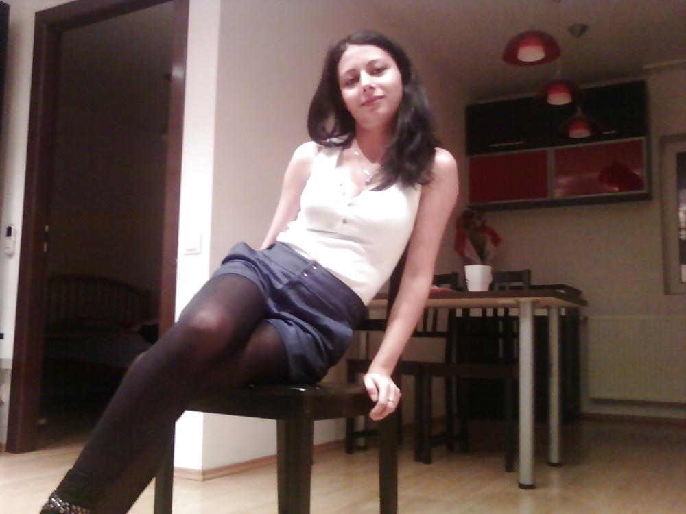 12P Mona - Romanian Webcam Performer