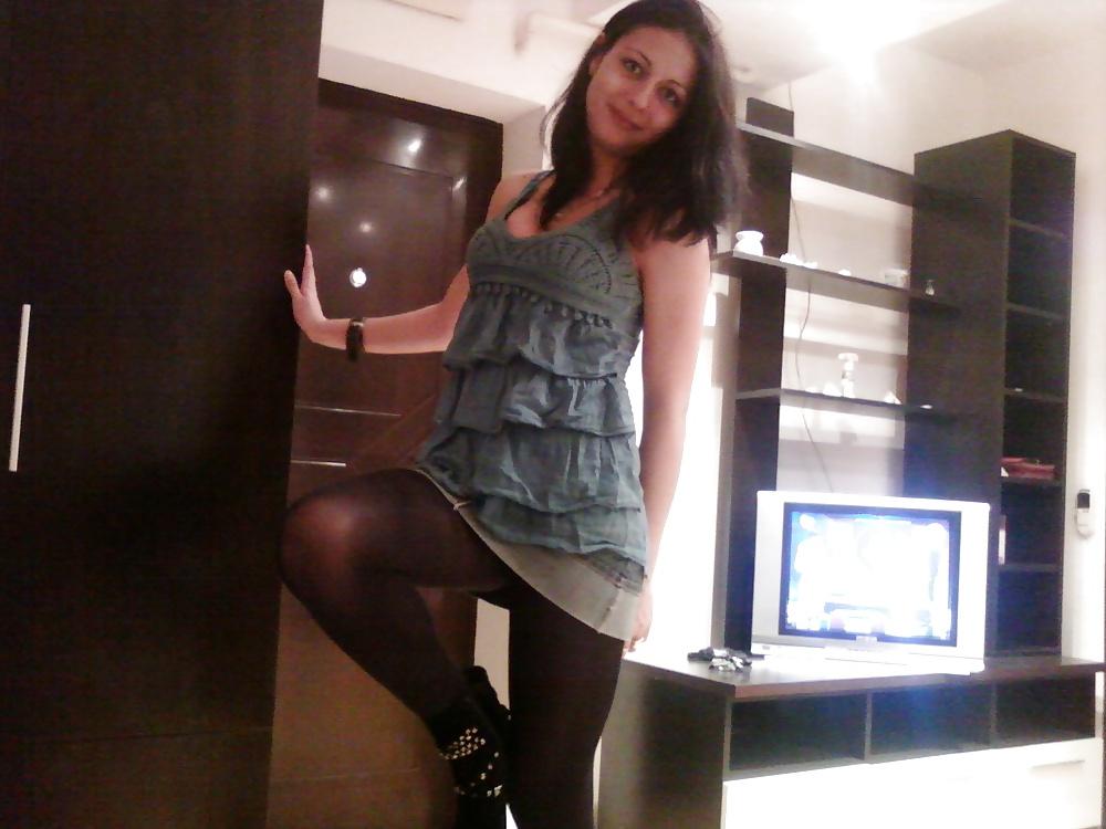 12P Mona - Romanian Webcam Performer