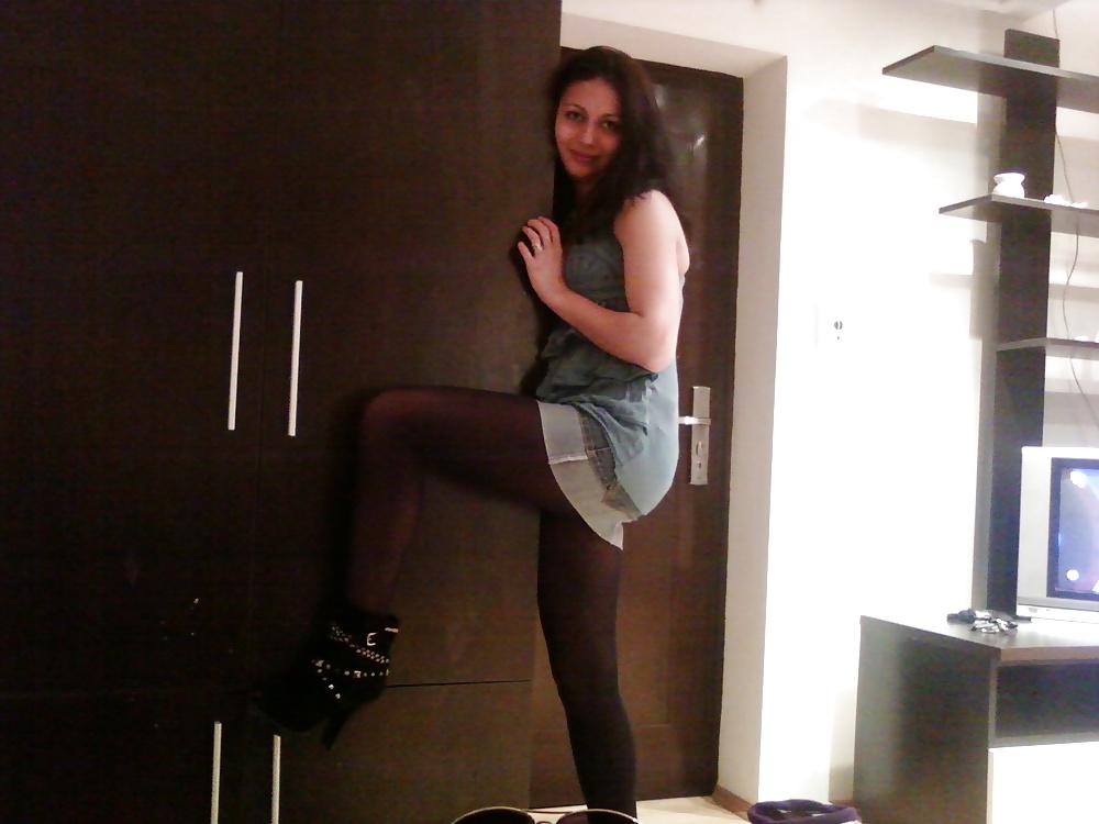 12P Mona - Romanian Webcam Performer