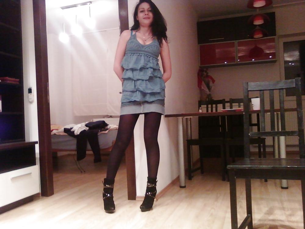 12P Mona - Romanian Webcam Performer