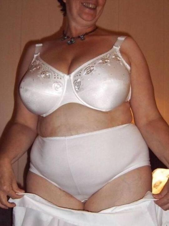 25P Horny Mature Granny and Hairy ASF