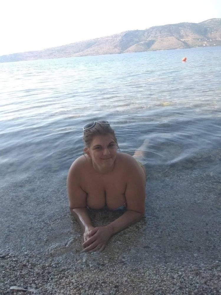 25P Greek Milf from Social Media : Pavlina