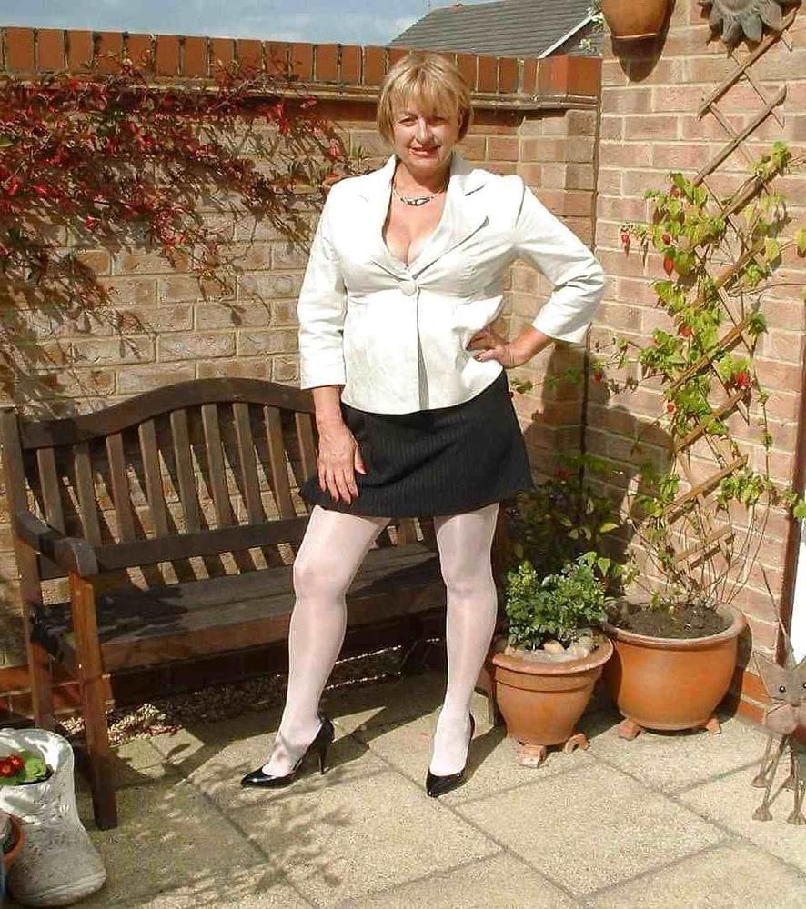 13P Hot granny stripping in backyard