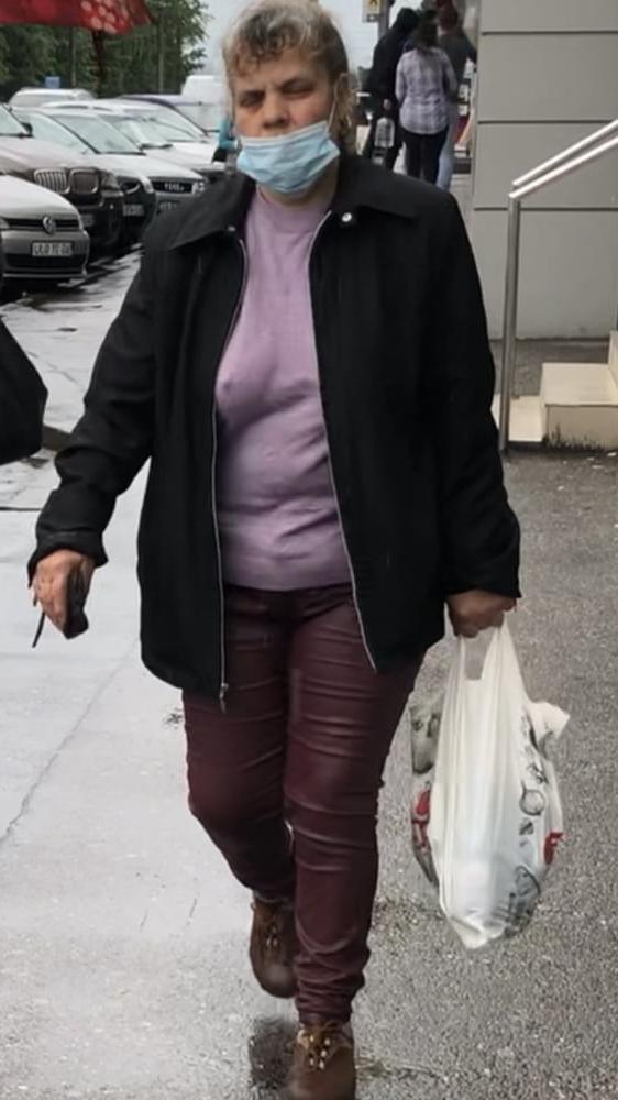 25P without bras voyeur (Granny and Milf)