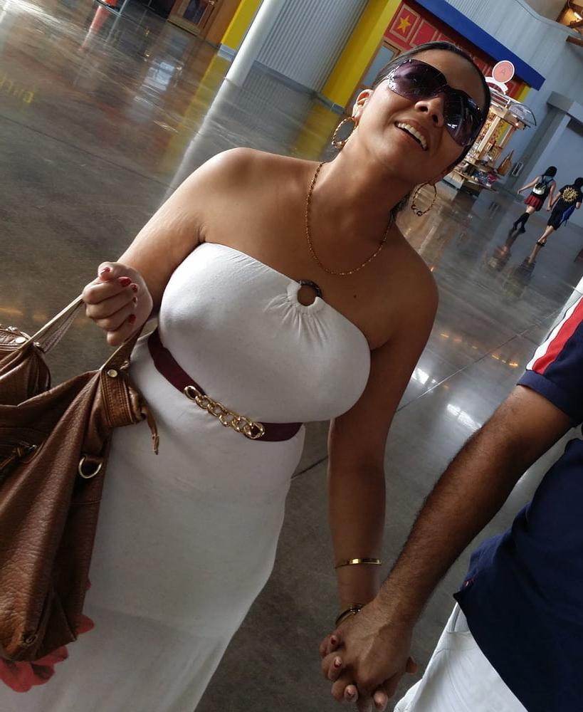 25P without bras voyeur (Granny and Milf)