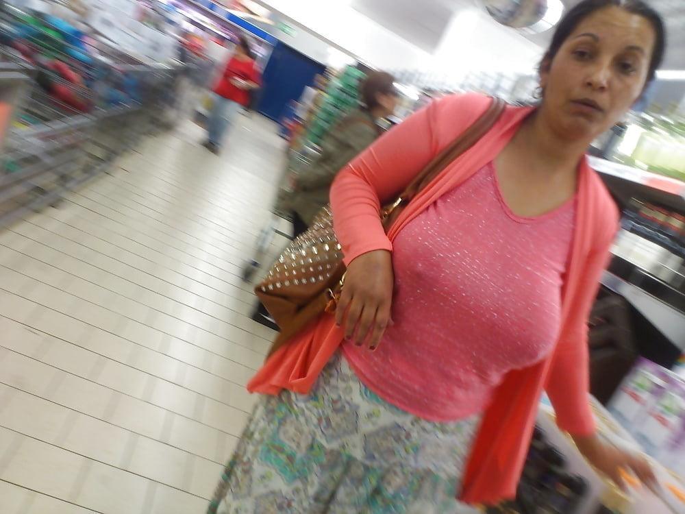 25P without bras voyeur (Granny and Milf)