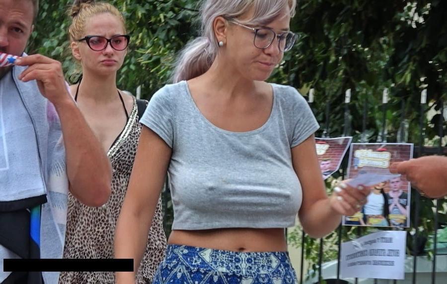 25P without bras voyeur (Granny and Milf)