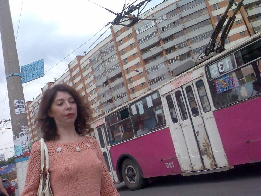 25P without bras voyeur (Granny and Milf)