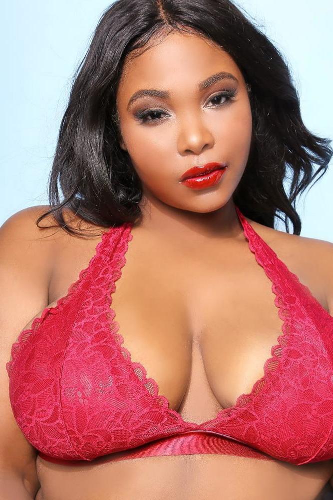 17P Big tits clothed