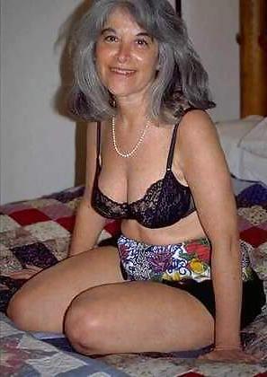 14P Amatuer BBW in Lingerie
