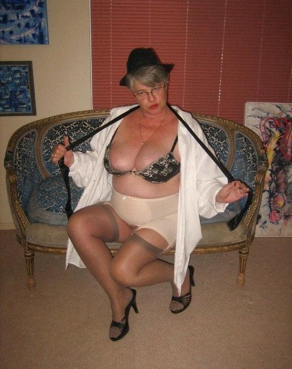 25P Granny in big panties #2