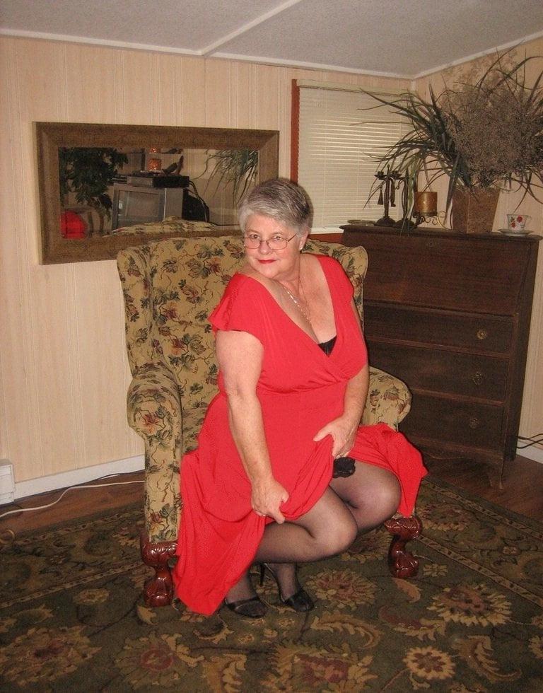 25P Granny in big panties #2