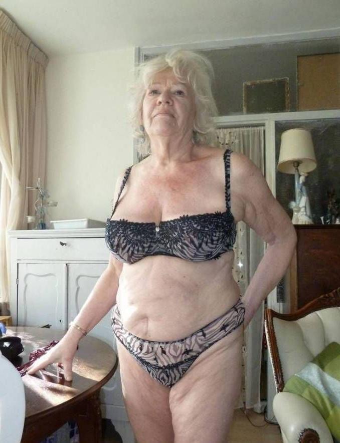 11P Grey haired granny likes it up the bum