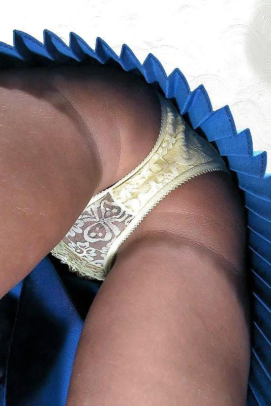 10P Upskirt White Panties