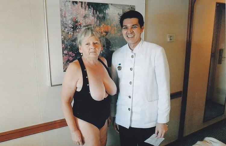 15P Granny is enjoying her cruise