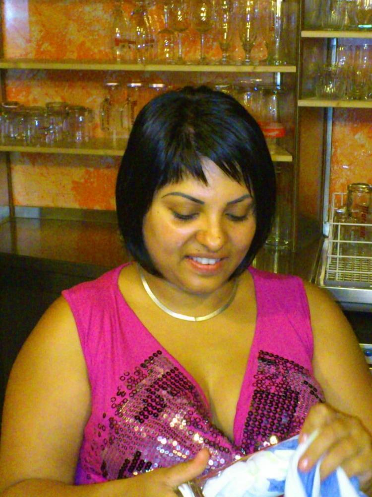 6P 20120720 chuby waitress COMMENTS ARE WELCOME